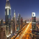 Skyline nocturne de Dubaï