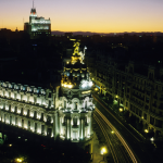 Vue Nocturne du Bâtiment Metropolis à Madrid