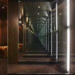 Miroirs Infinités dans un Intérieur Moderne