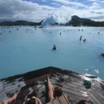 Bain thermal géothermique avec vue montagne