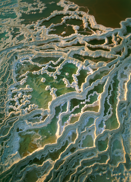 AKG1532441.webp Vue aérienne des terrasses de travertin, Pamukkale, Turquie – Image 1