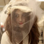 Femme avec voile mystérieux