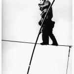 Funambule avec une caméra sur un fil