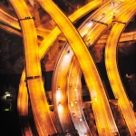 Nœud Autoroutier Éclairé de Nuit