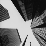 Gratte-ciel modernes en noir et blanc