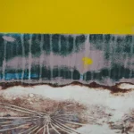 Peinture murale abstraite avec fond jaune