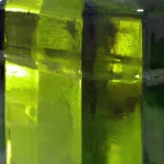 Bouteille en verre vert translucide