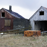 Vieilles granges abandonnées