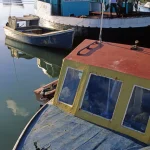 Bateaux de pêche amarrés à quai
