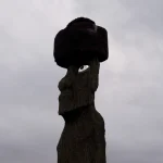 Statue Moai avec Pukao sur l'Île de Pâques