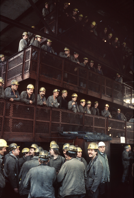 AKG2748076.webp Mineurs dans une mine de charbon – Image 1