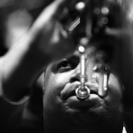 Portrait d'un Trompettiste en Pleine Performance