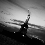 Statue de la Liberté au crépuscule
