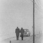 Promenade hivernale lors d'une tempête de neige