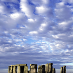 Stonehenge sous un ciel nuageux