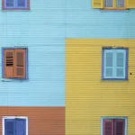 Façade Multicolore avec Fenêtres de la Boca
