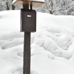 Boîte aux lettres sous la neige