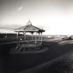 Kiosque dans un parc côtier