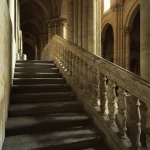 Escalier en pierre dans une ancienne cathédrale