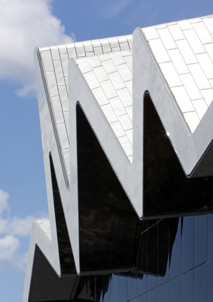 Toit géométrique moderne en métal