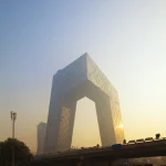 Bâtiment Moderne au Crépuscule