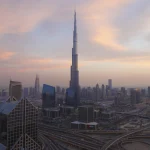 Vue panoramique de Dubaï au crépuscule