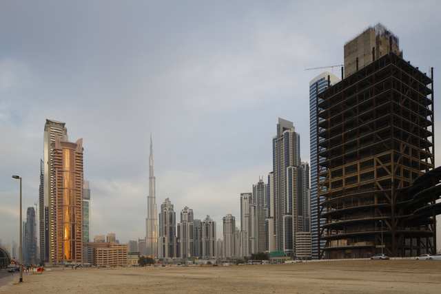 AKG5386818.webp Skyline de Dubaï avec bâtiments modernes et gratte-ciel – Image 1