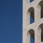 Détail de l'architecture moderne avec arcades