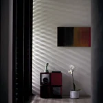 Coin de pièce minimaliste avec orchidée et horloge