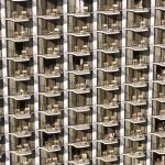 Balcons d'immeuble résidentiel ensoleillé