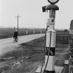 Ancienne Pompe À Essence Près D'Une Route De Campagne