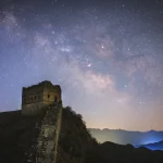 Grande Muraille de Chine sous un ciel étoilé