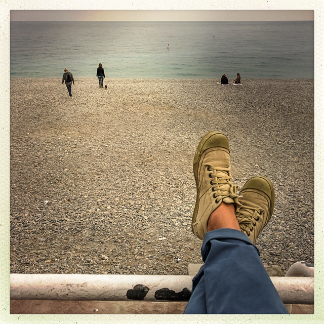 AKG6259950.webp Vue sur la plage de galets – Image 1