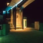 Architecture Moderne Éclairée de Nuit