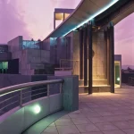 Architecture moderne avec coucher de soleil violet