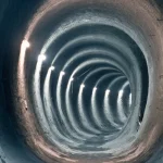 Tunnel illuminé en spirale