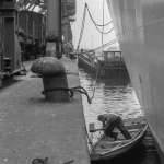 Dockers et Bateaux au Port Industriel