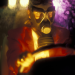 Personne en masque à gaz conduisant dans des lumières vaporeuses
