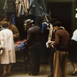 Marché Vintage Avec Habits et Chaussures