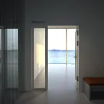 Vue sur l'eau depuis un couloir moderne