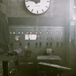 Horloge industrielle dans un atelier
