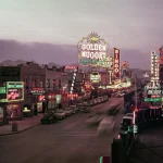 Vue nocturne des enseignes lumineuses à Las Vegas