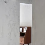 Intérieur minimaliste avec meuble en bois