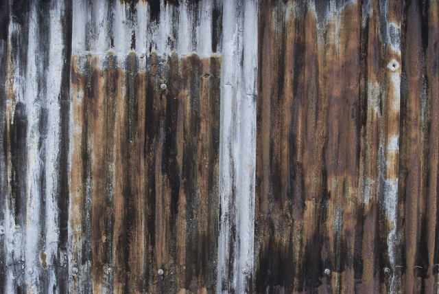 AKG8949004.webp Mur en tôle ondulée vieillie – Image 1