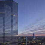 Vue Nocturne de Londres avec Gratte-ciel et Ciel Coloré
