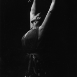 Danseuse en Pose Gracieuse