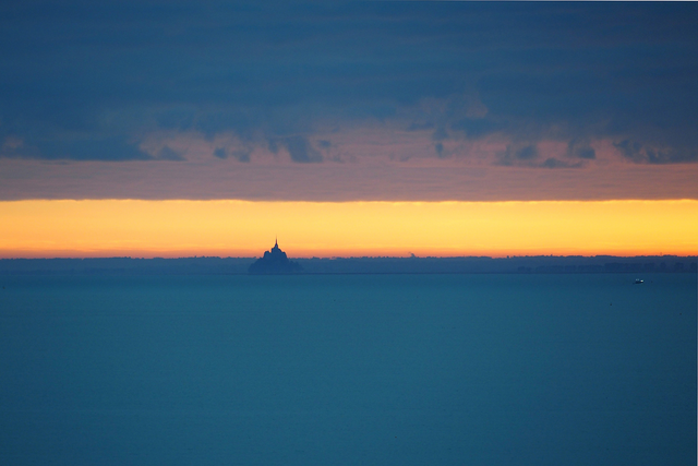 AKG9124586.webp Coucher de Soleil au Mont Saint-Michel – Image 1