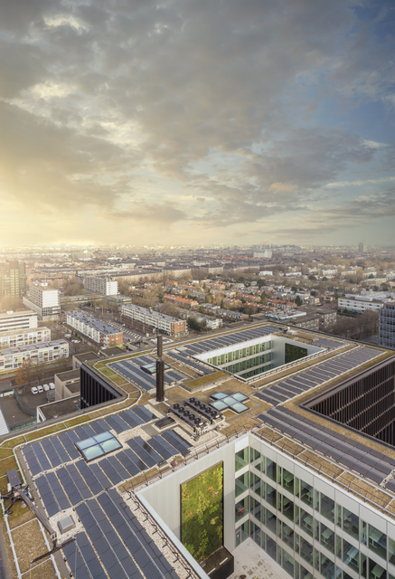 AKG9125482.webp Vue Aérienne d'un Toit Végétalisé avec Panneaux Solaires dans une Ville – Image 1