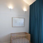 Lit de Bébé dans une Chambre Moderne
