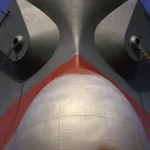 Proue d'un navire cargo vue de face